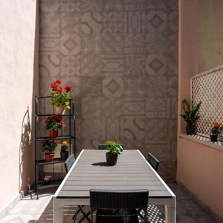 Appartamento Elegante Con Terrazzino Nel Centro Di Napoli Kültér fotó