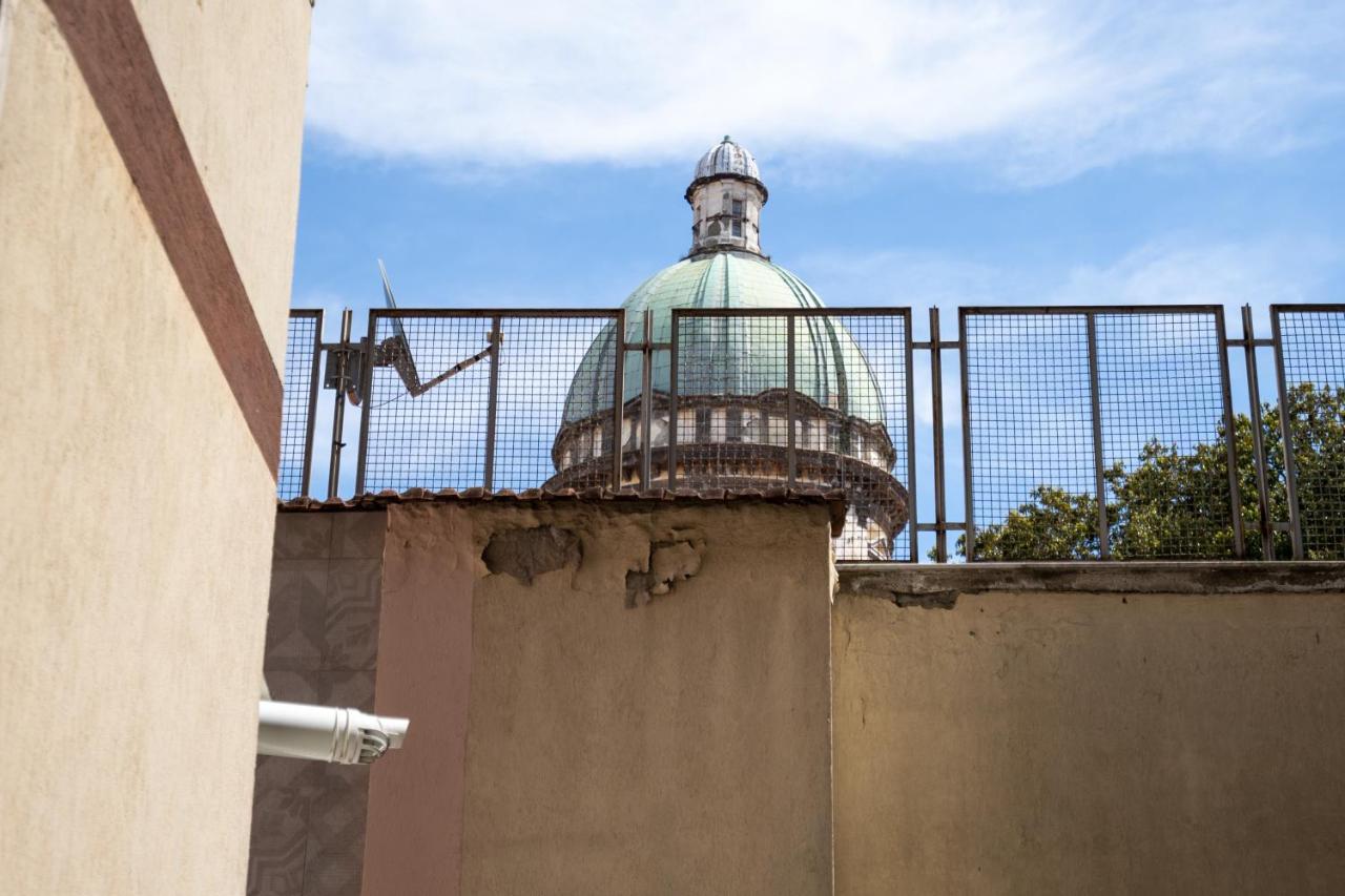 Appartamento Elegante Con Terrazzino Nel Centro Di Napoli Kültér fotó