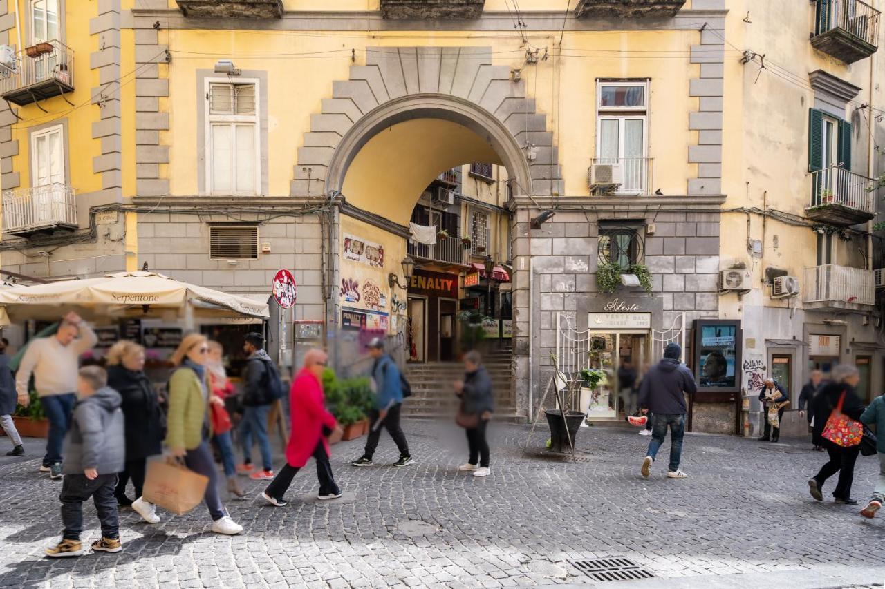 Appartamento Elegante Con Terrazzino Nel Centro Di Napoli Kültér fotó