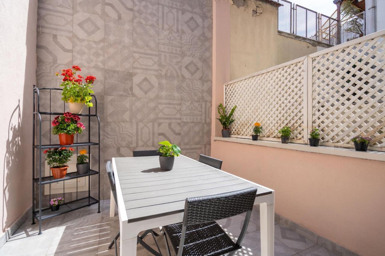 Appartamento Elegante Con Terrazzino Nel Centro Di Napoli Kültér fotó