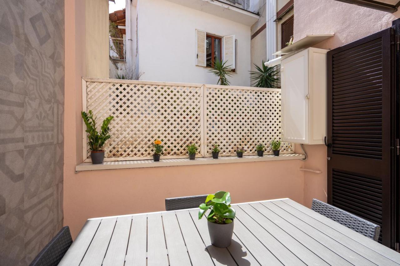 Appartamento Elegante Con Terrazzino Nel Centro Di Napoli Kültér fotó
