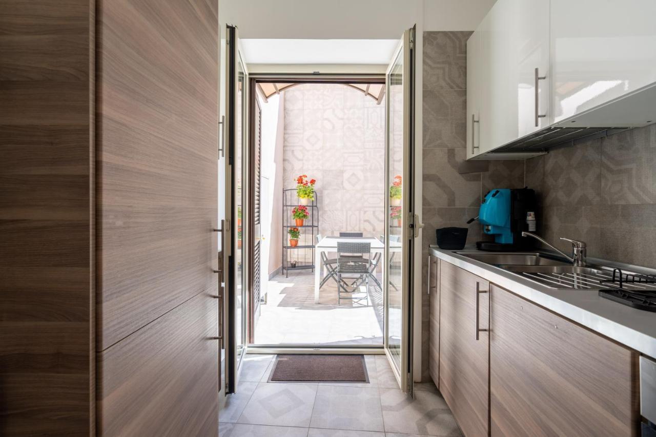 Appartamento Elegante Con Terrazzino Nel Centro Di Napoli Kültér fotó